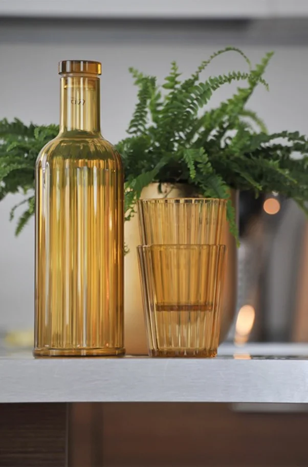 Flasche aus Acryl 1lt., bernstein
