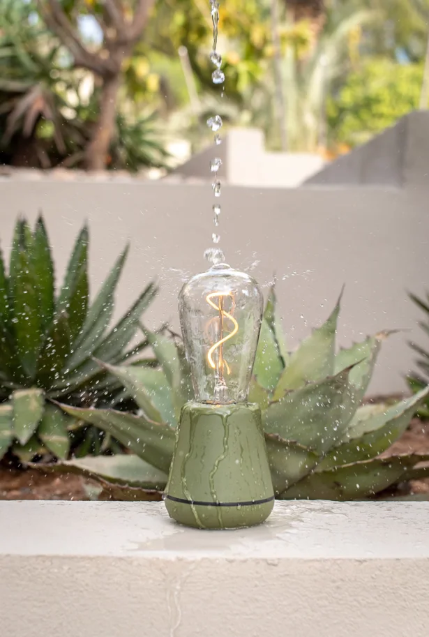 One Outdoor Tischlampe IP65 grün Kunststoff