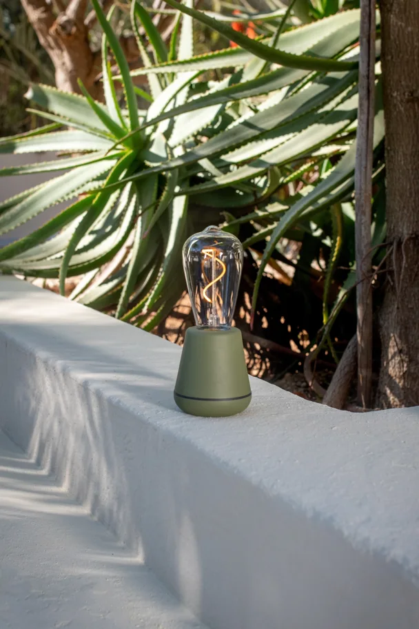 One Outdoor Tischlampe IP65 grün Kunststoff