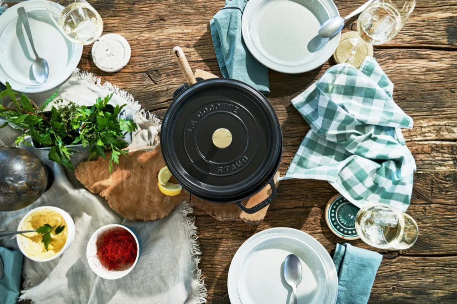 Cocotte 24cm, rund, schwarz, Gusseisen 3.7l