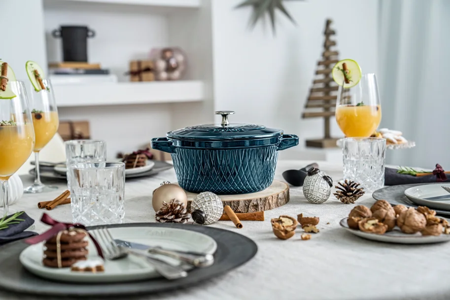 Twisted Cocotte 24cm, rund, La Mer, Gusseisen 3.7l