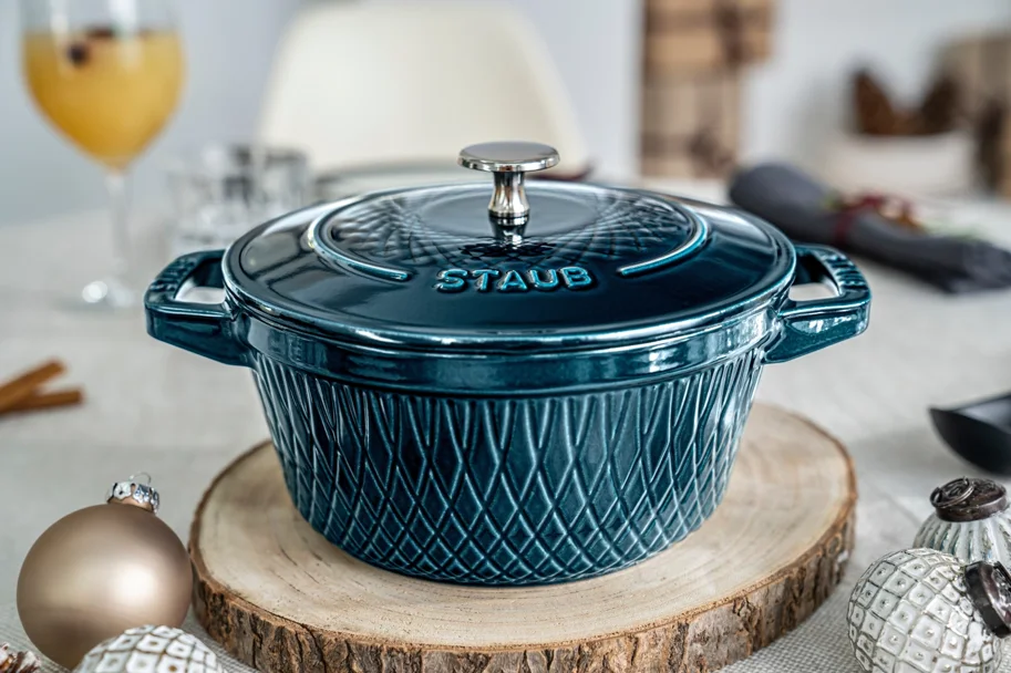 Twisted Cocotte 24cm, rund, La Mer, Gusseisen 3.7l