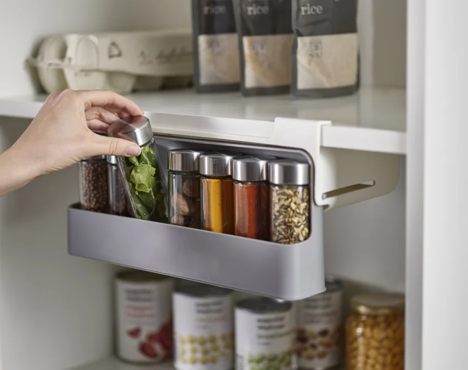 CupboardStore, unter Tablar für Gewürze