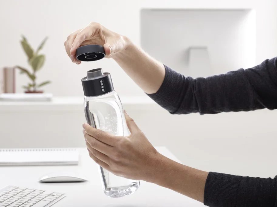 Dot Trinkflasche, transp. grau, 600 ml