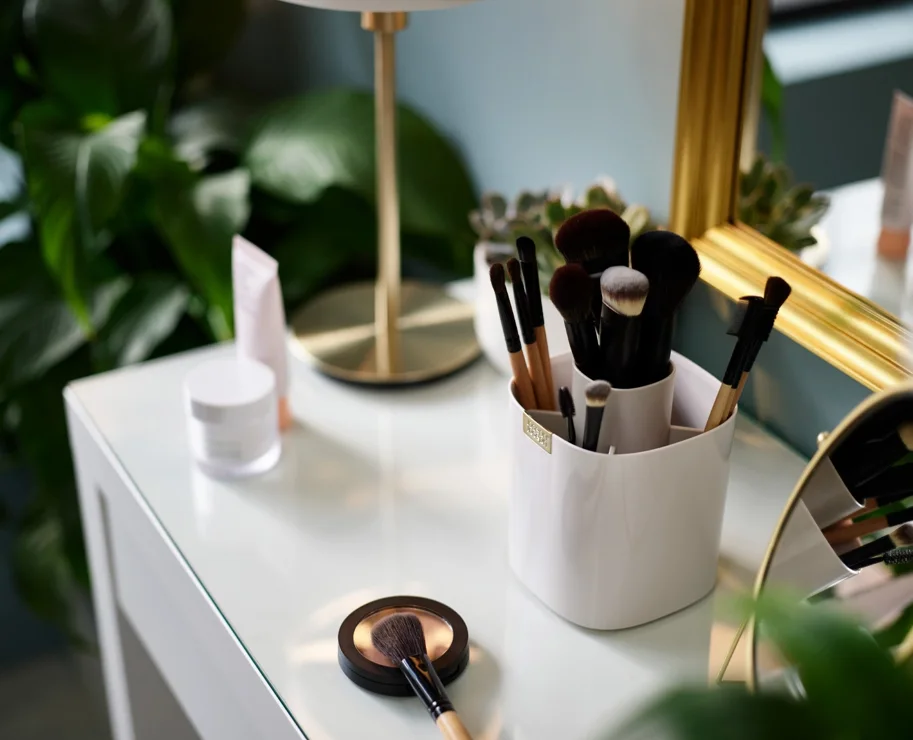 Viva Makeup Brush Organizer Shell