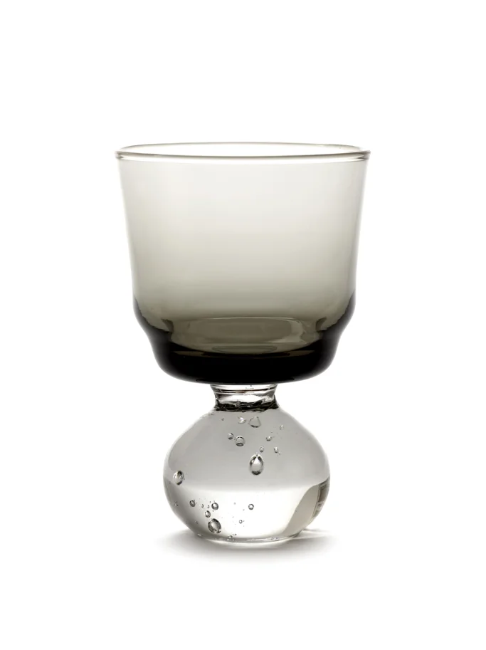 B. Silva Eternal Snow Glas auf Fuss D6.3 H9.5 cm Smokey Grey