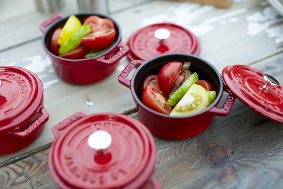 Mini Cocotte 10cm, rund, Kirsch-Rot, Gusseisen 0.25l