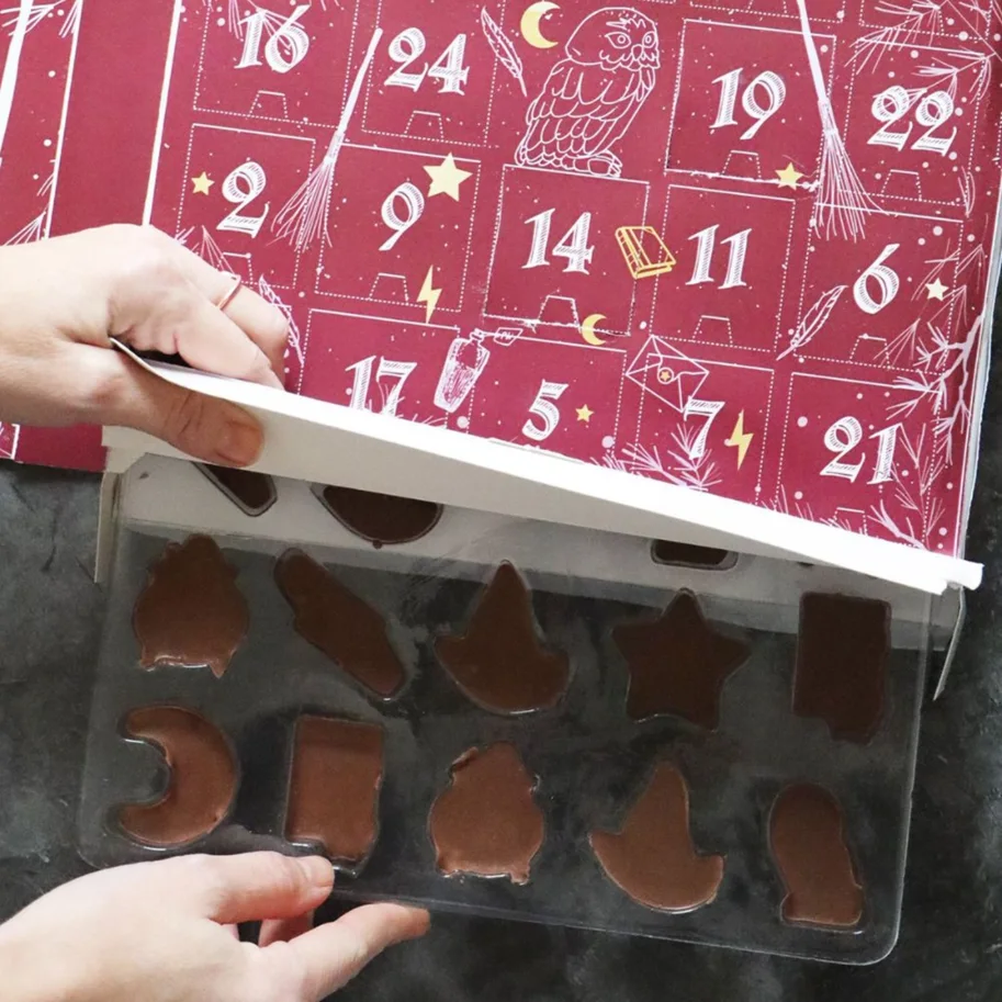 Adventskalender mit Schokogiessformen Zauberer