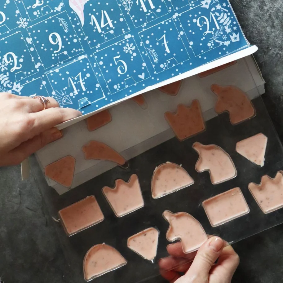 Adventskalender mit Schokogiessformen Einhorn