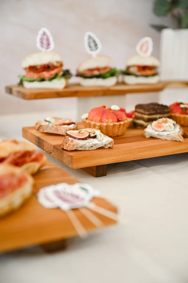Bistro Servierplatte 38x18x4.6cm mit Füssen S
