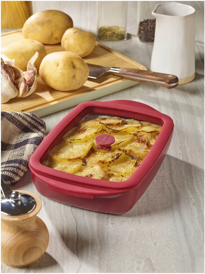 Auflaufform mit Frischhaltedeckel 3.6l 24x39cm cherry