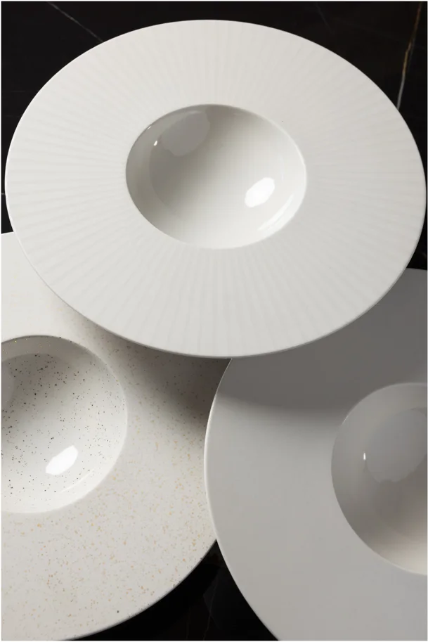 Sphere Teller 180ml D30.5cm H5cm alabaster weiss cosmos gold